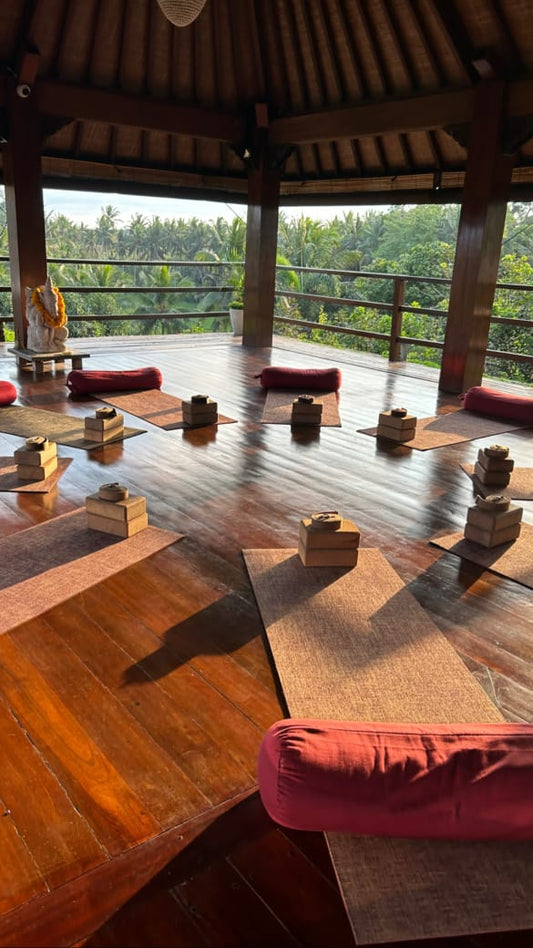 Flowing into the Svadhisthana Chakra