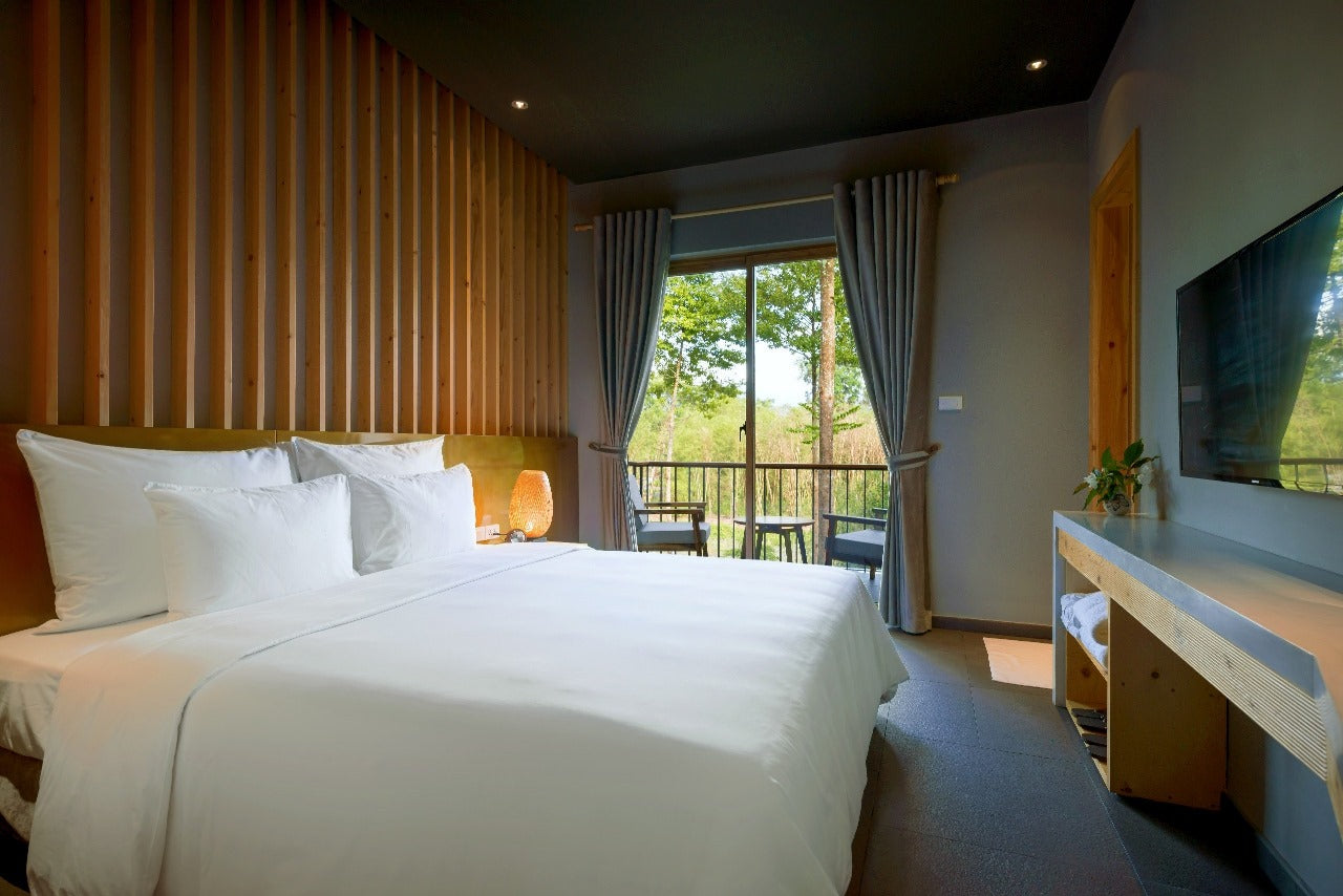 Vietnam Retreat - Deluxe Room